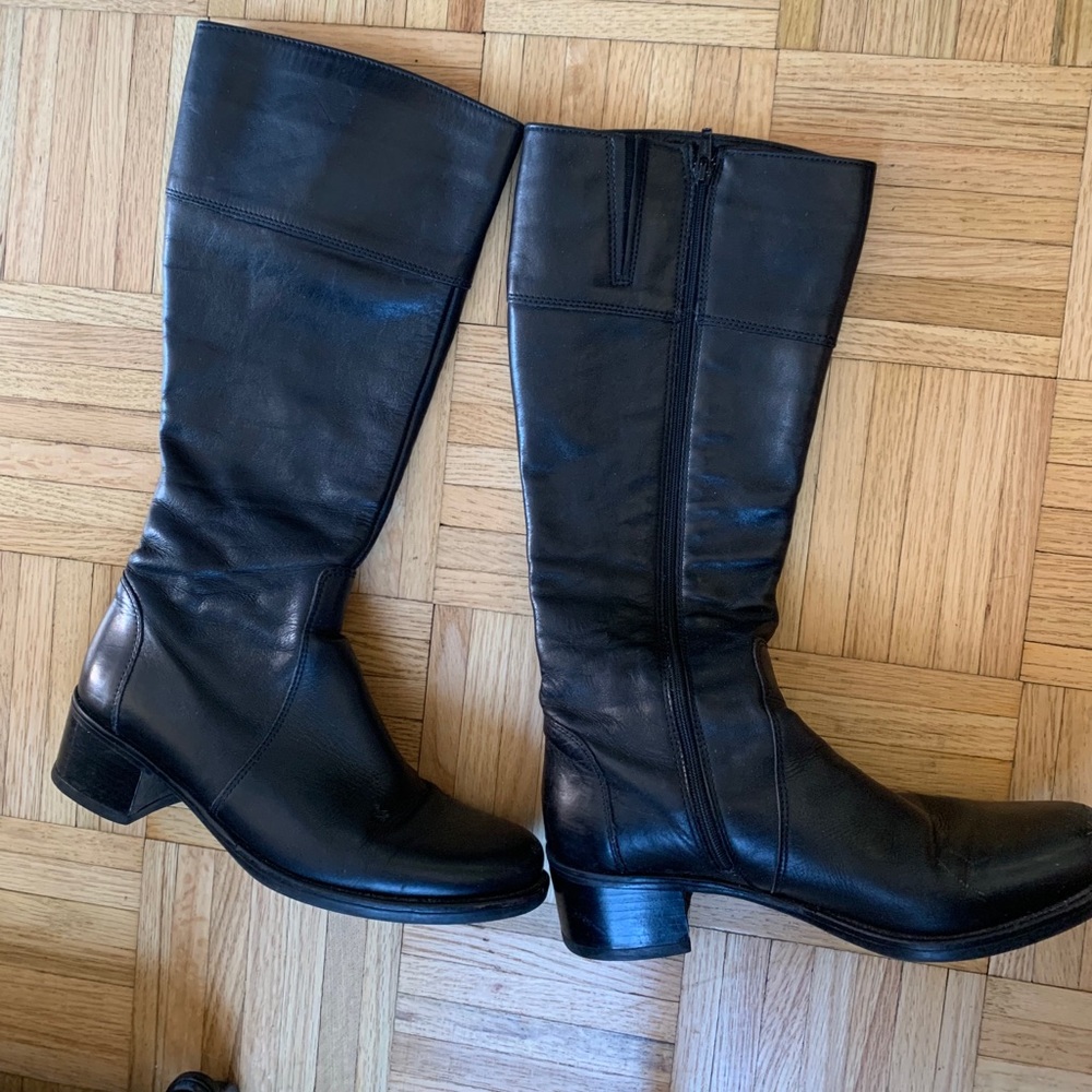 La Canadienne fleece lined boots 🥶